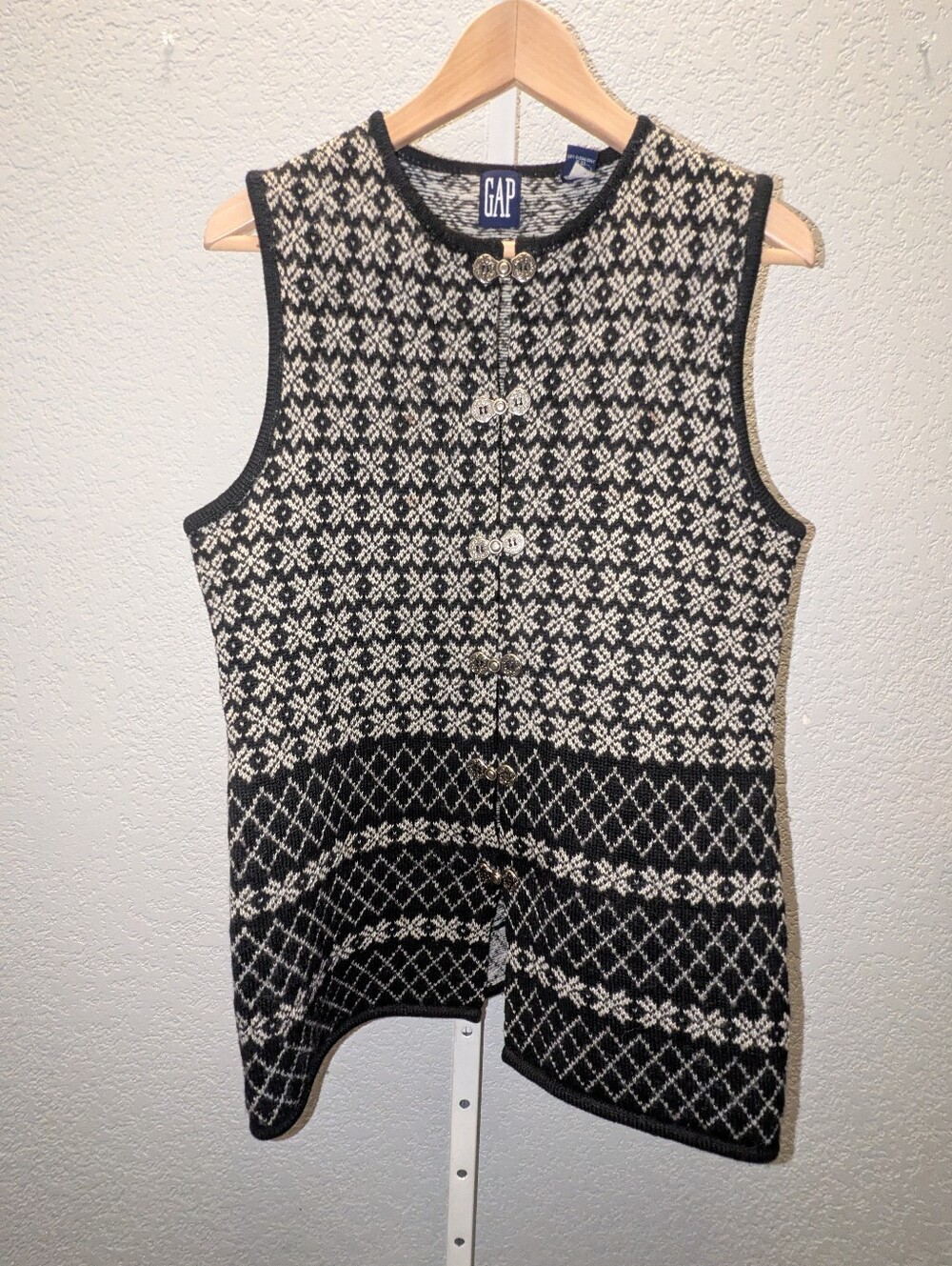 VTG 90s GAP 100% Wool Fair Isle Nordic Vest Clasp front M